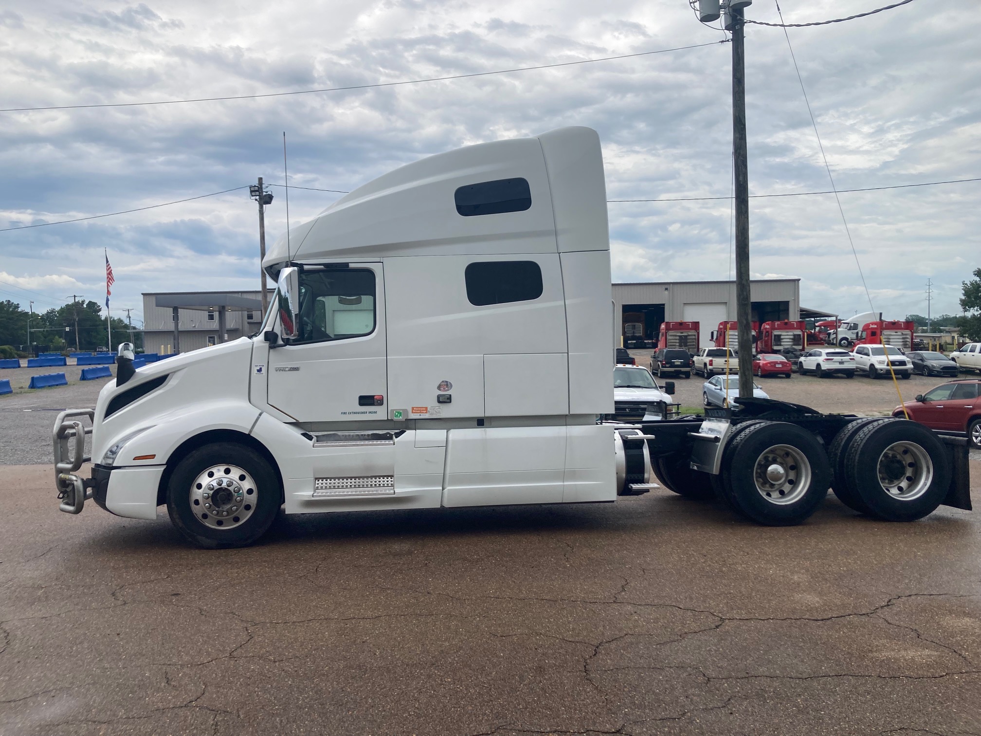 '2020 Volvo VNL 760 '4V4NC9EH1LN224437  528K mi. - image 5 of 6