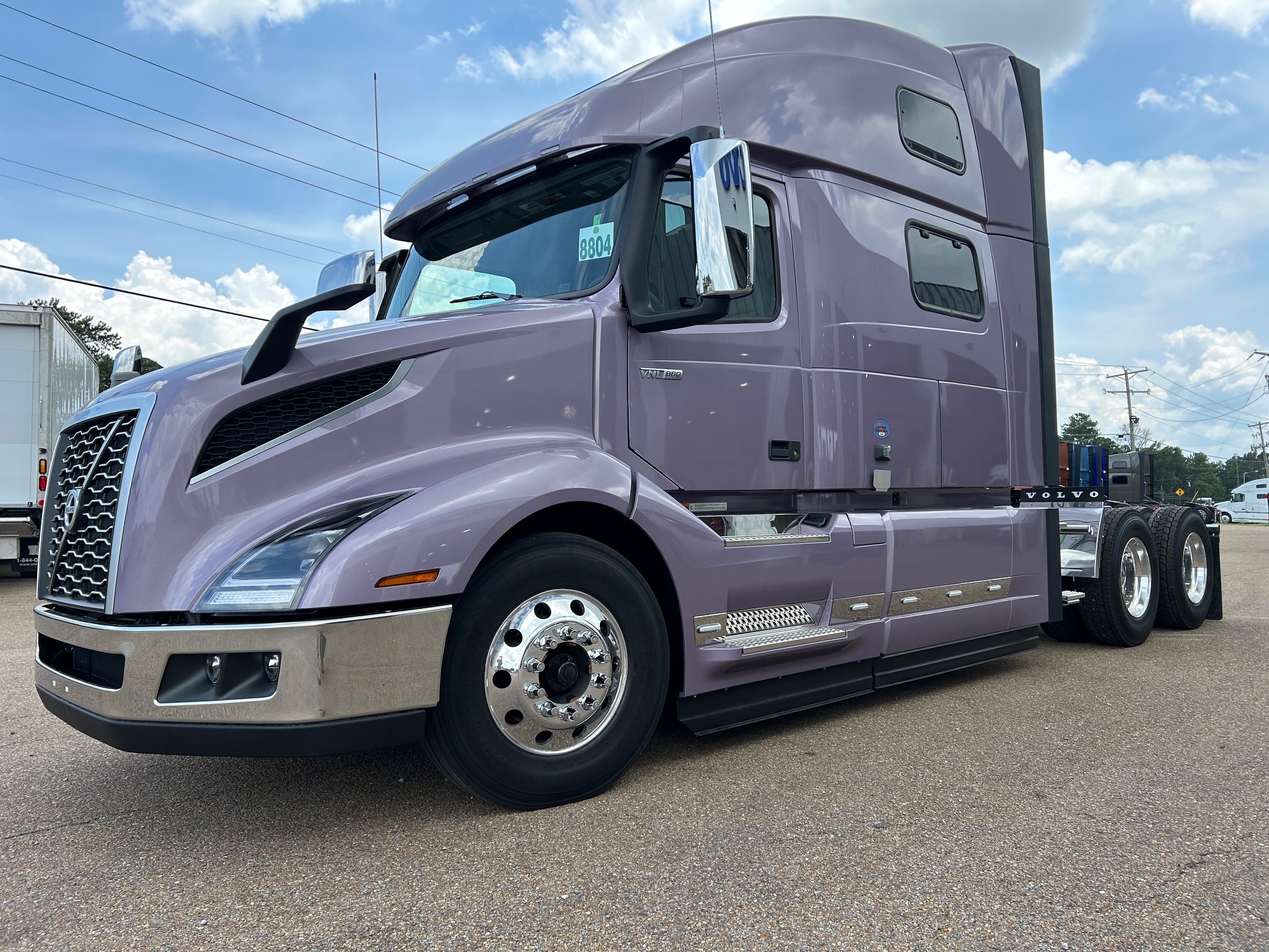 2025 VOLVO VNL 860 SN688256  60/500 EP2 & EATS warranty coverages included - image 1 of 6