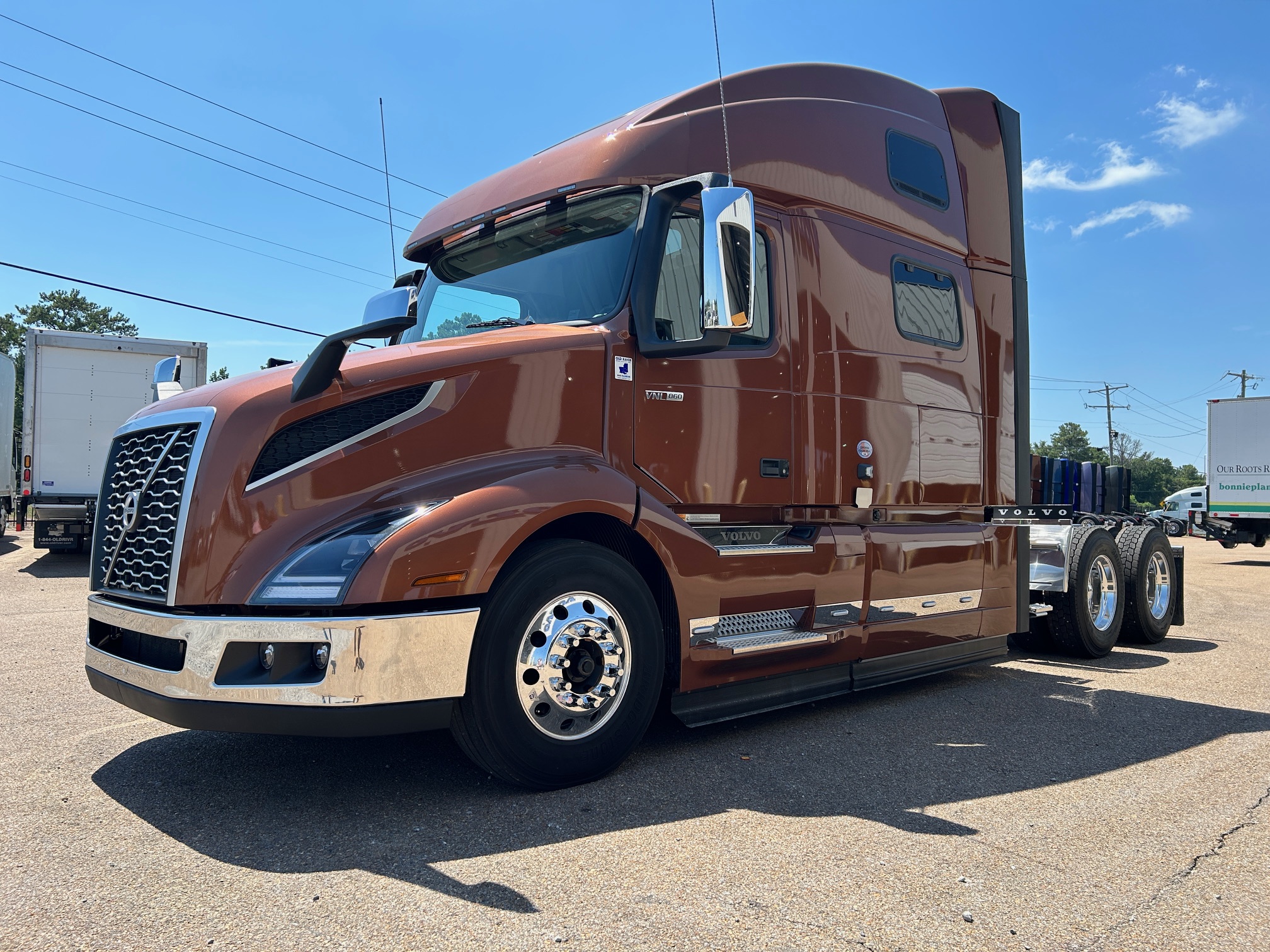 2025 VOLVO VNL 860 SN685719 XG150 bumper guard installed 60/500 EP2 & EATS warranty coverages included - image 1 of 6