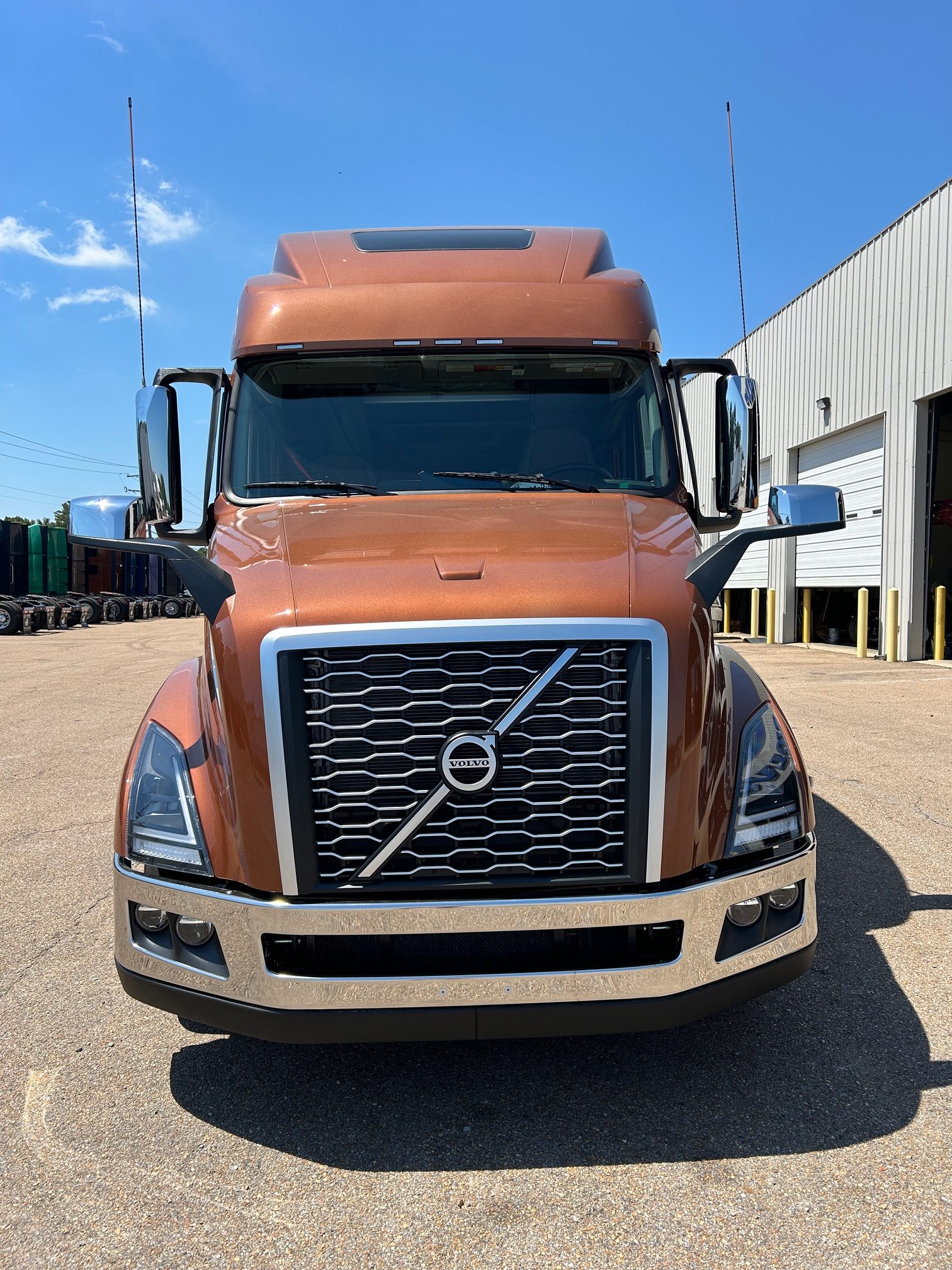 2025 VOLVO VNL 860 SN685719 XG150 bumper guard installed 60/500 EP2 & EATS warranty coverages included - image 3 of 6