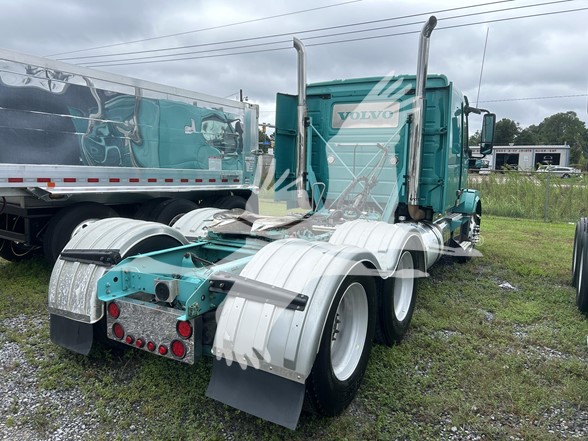 2015 VOLVO VNL64T430 - image 6 of 6