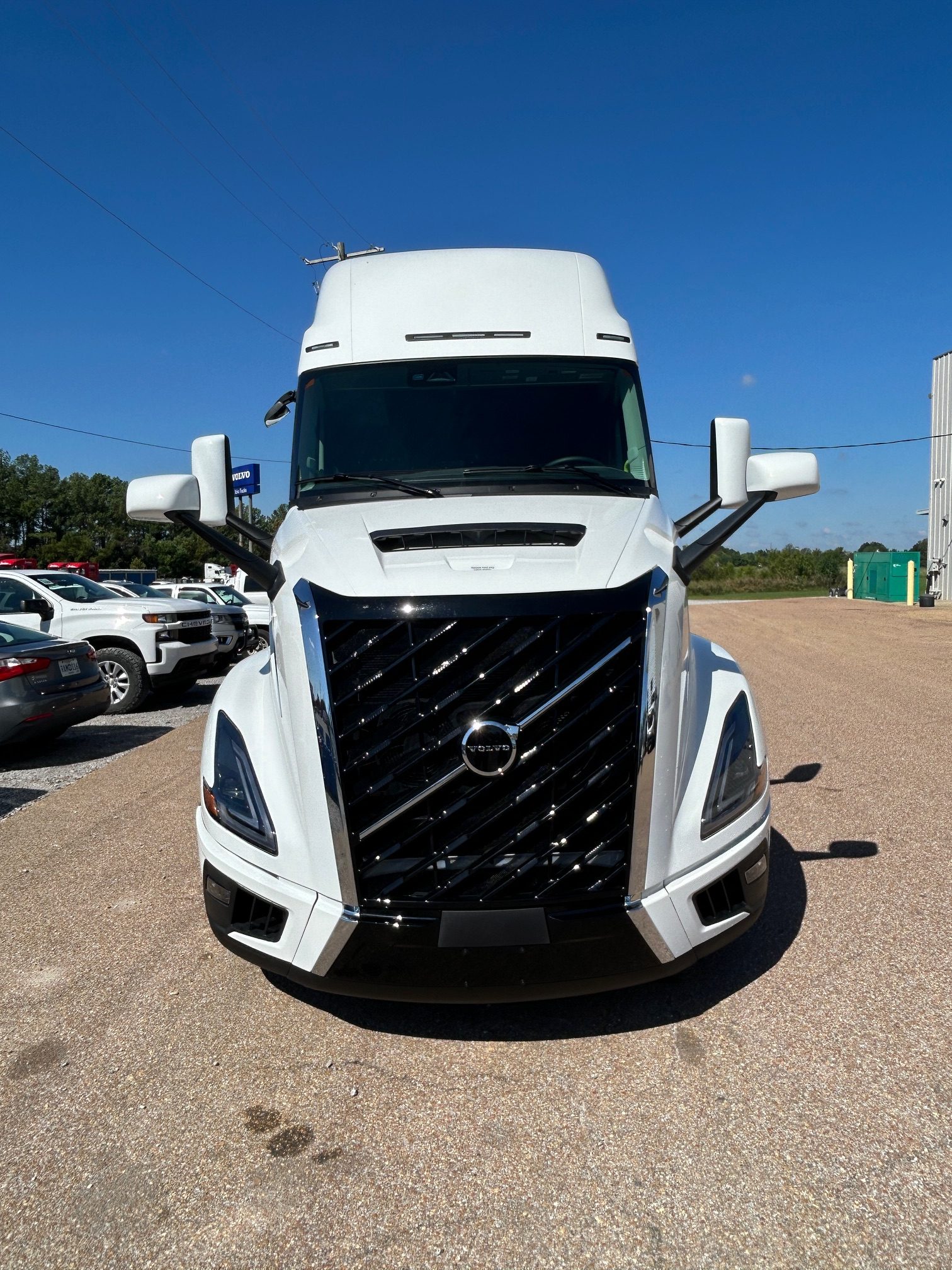 2025 Volvo NEW VNL 860 SN664288 - image 2 of 6