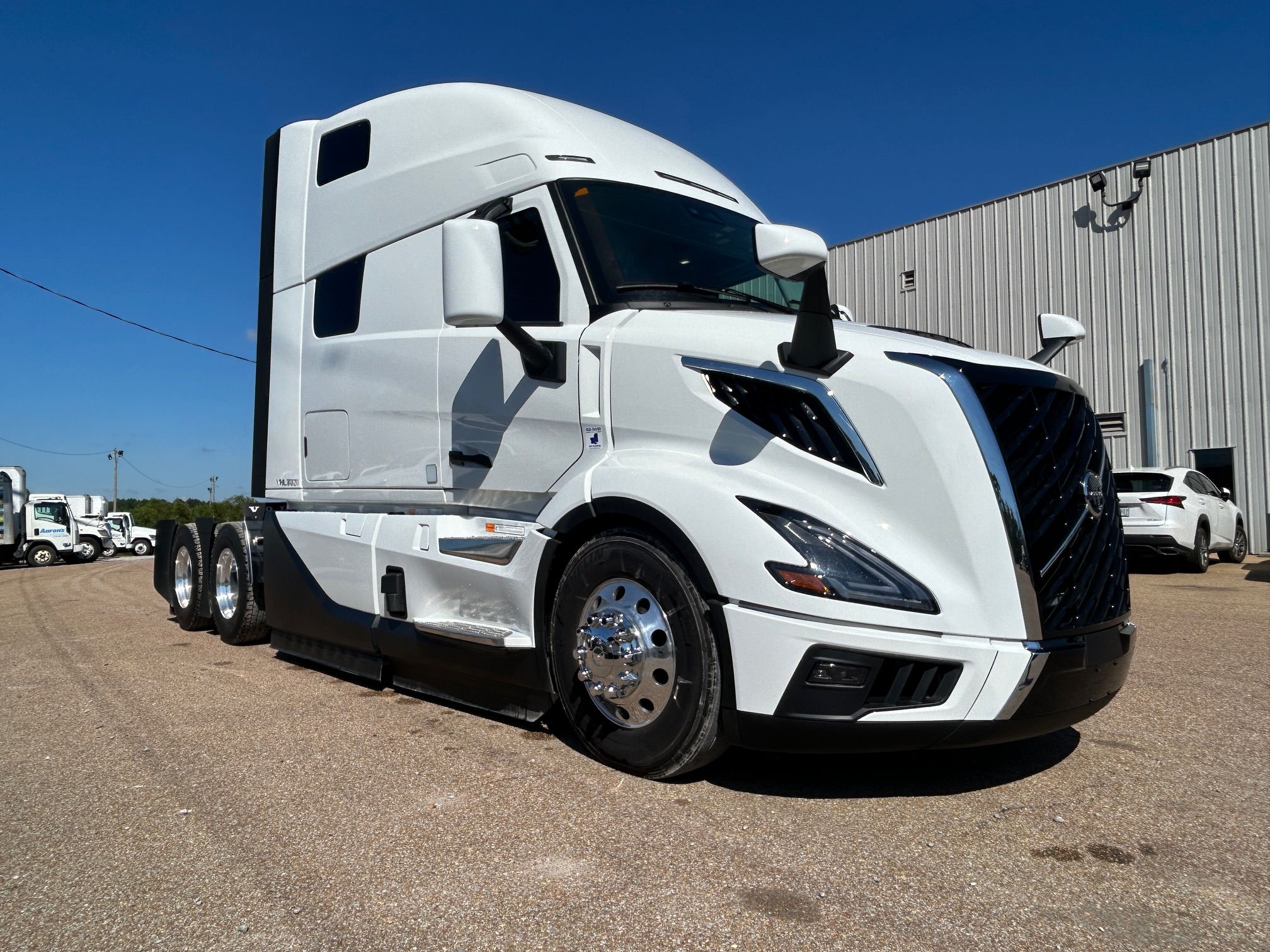 2025 Volvo NEW VNL 860 SN664288 - image 3 of 6