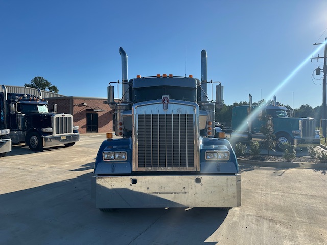 2020 Kenworth W900L 1XKWD4GX3LR424041 525K mi. - image 3 of 6