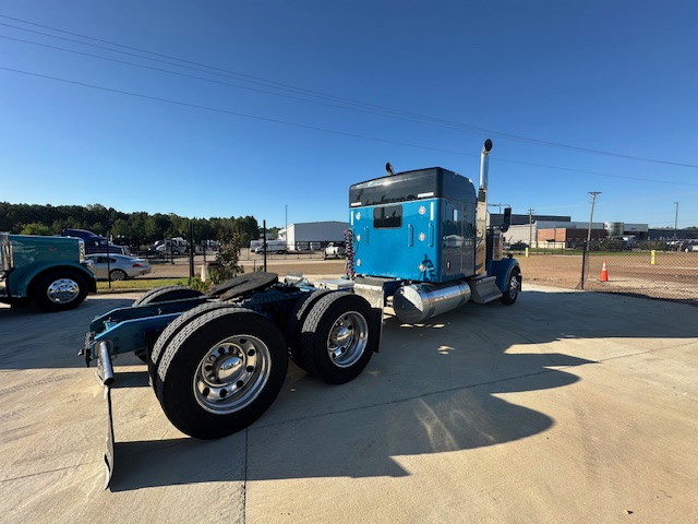 2020 Kenworth W900L 1XKWD4GX3LR424041 525K mi. - image 6 of 6