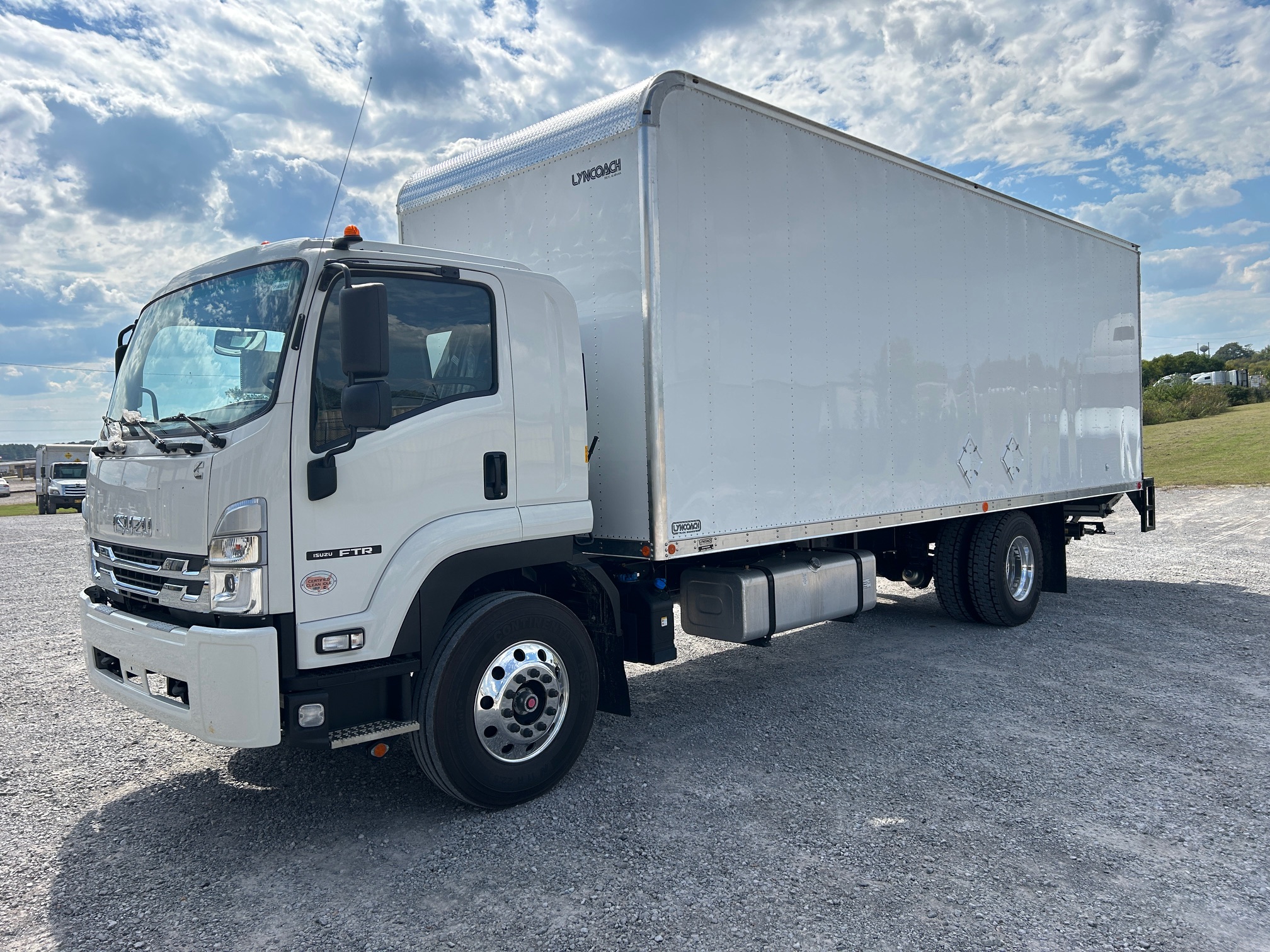 2025 ISUZU FTR 3SSA01686- Lyncoach 26'x102