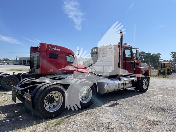 2019 MACK PINNACLE 64T - image 4 of 6