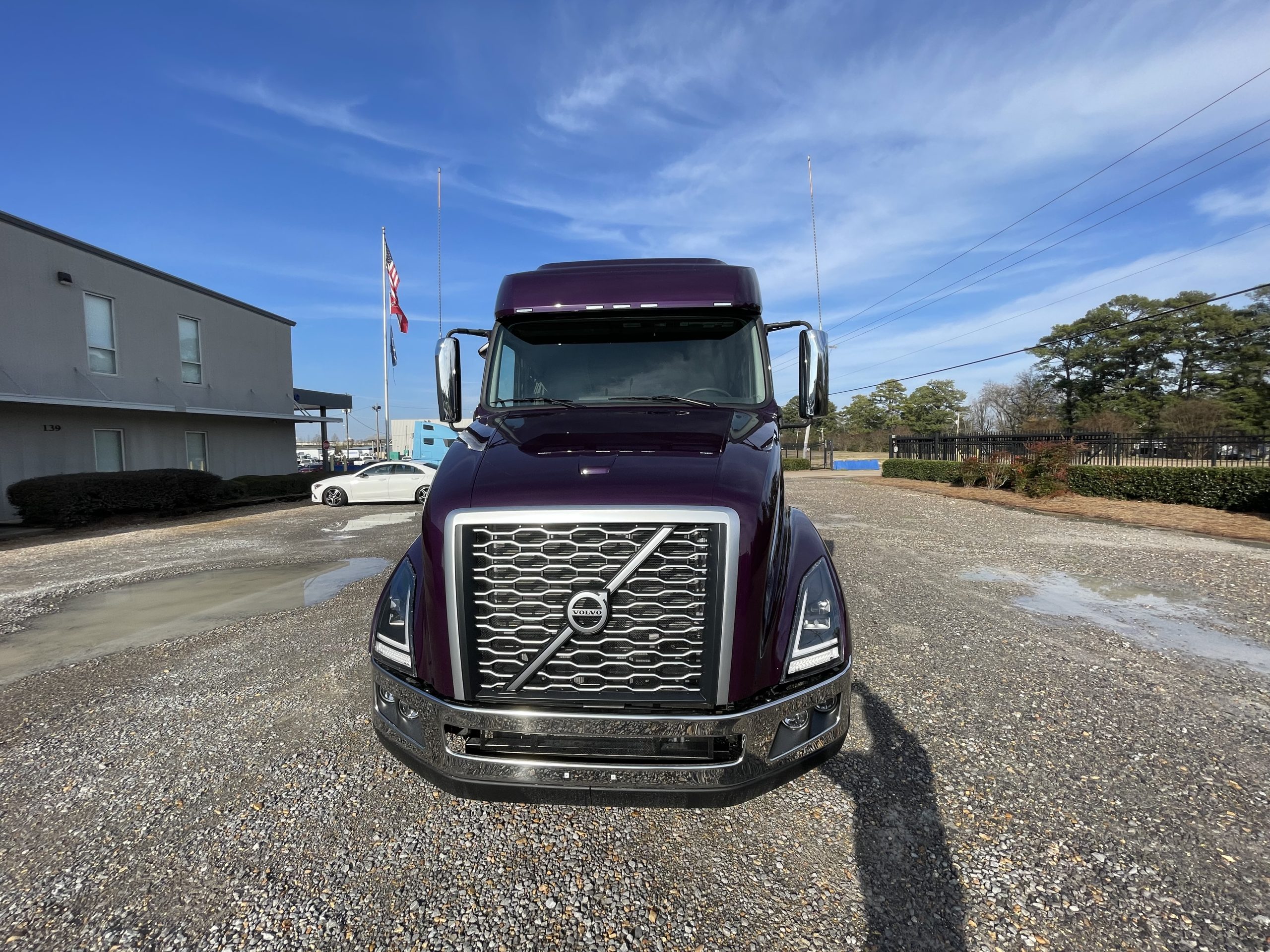 2025 VOLVO VNL64T740  N691721 - image 2 of 6