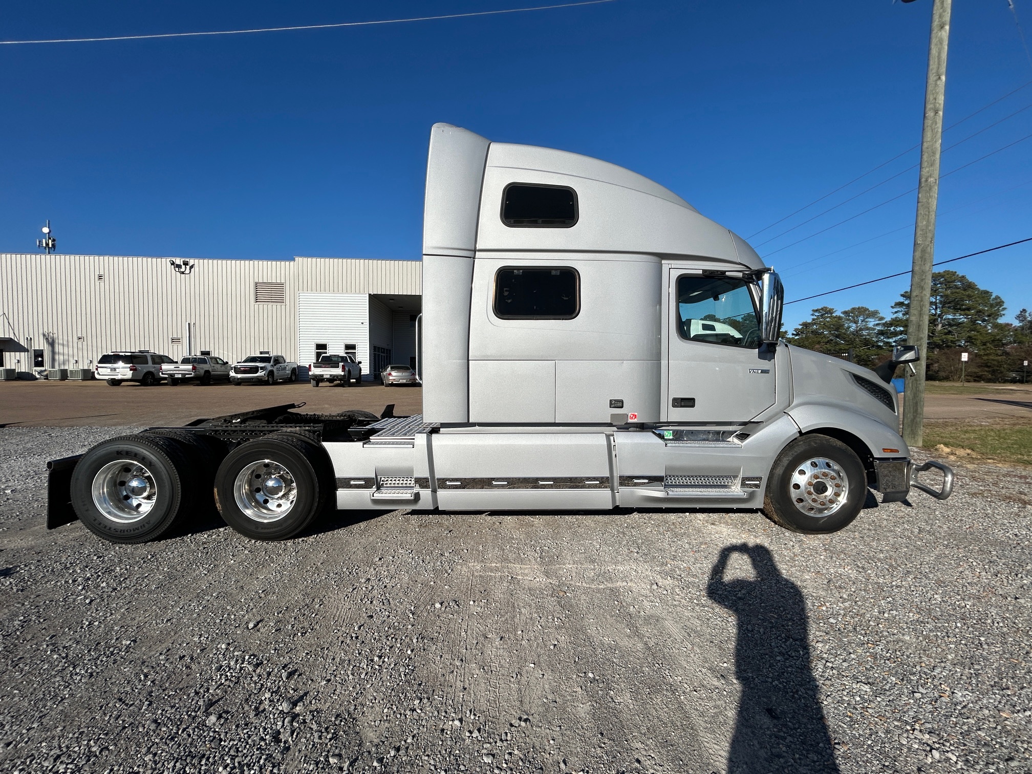 2022 VOLVO VNL 860 4V4NC9TJ9NN603825 X15 Engine 513,471 MI. - image 4 of 6