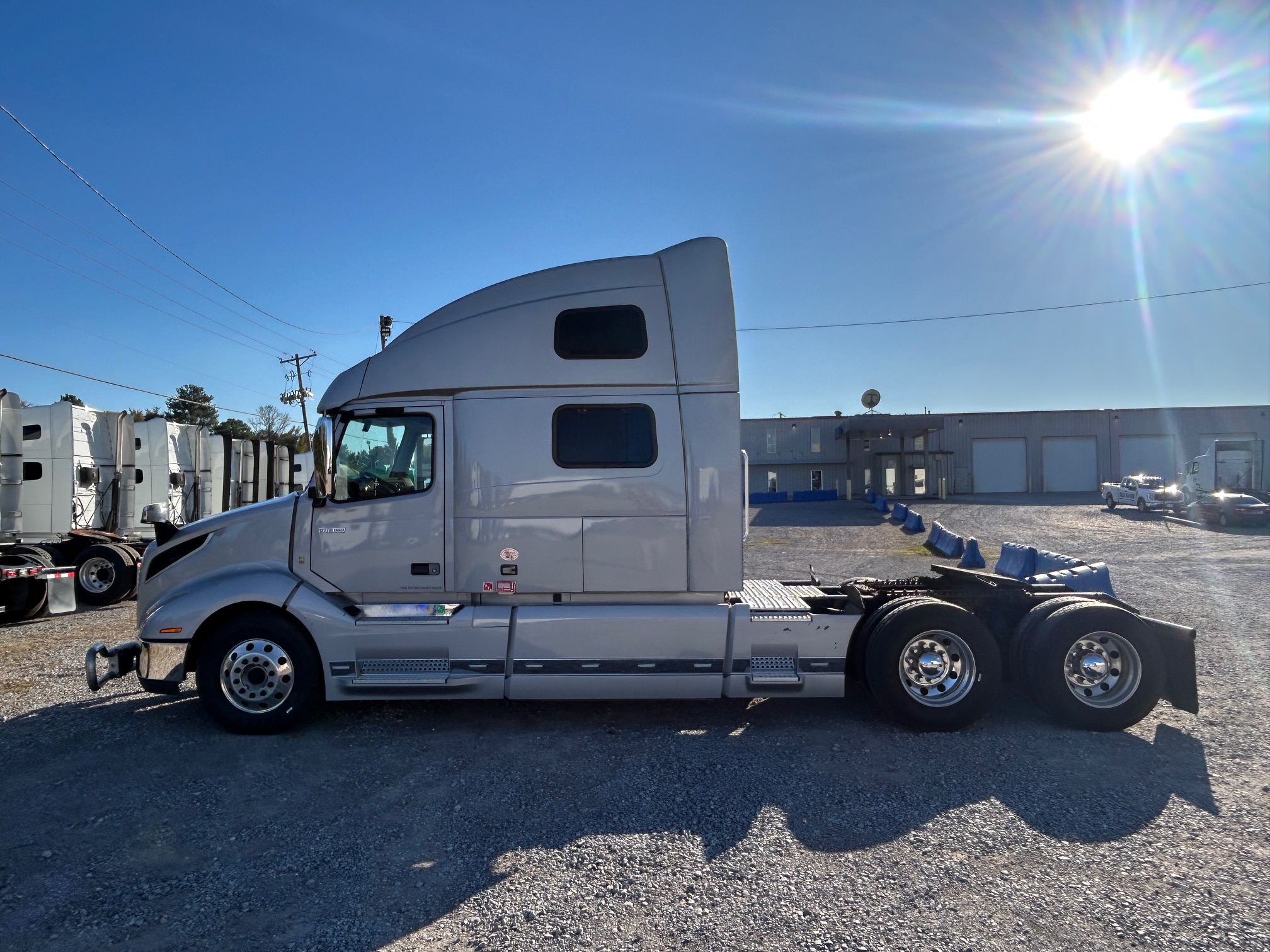 2022 VOLVO VNL 860 4V4NC9TJ9NN603825 X15 Engine 513,471 MI. - image 3 of 6