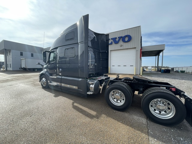 2025 VOLVO VNL 860 SN680273 - image 4 of 6